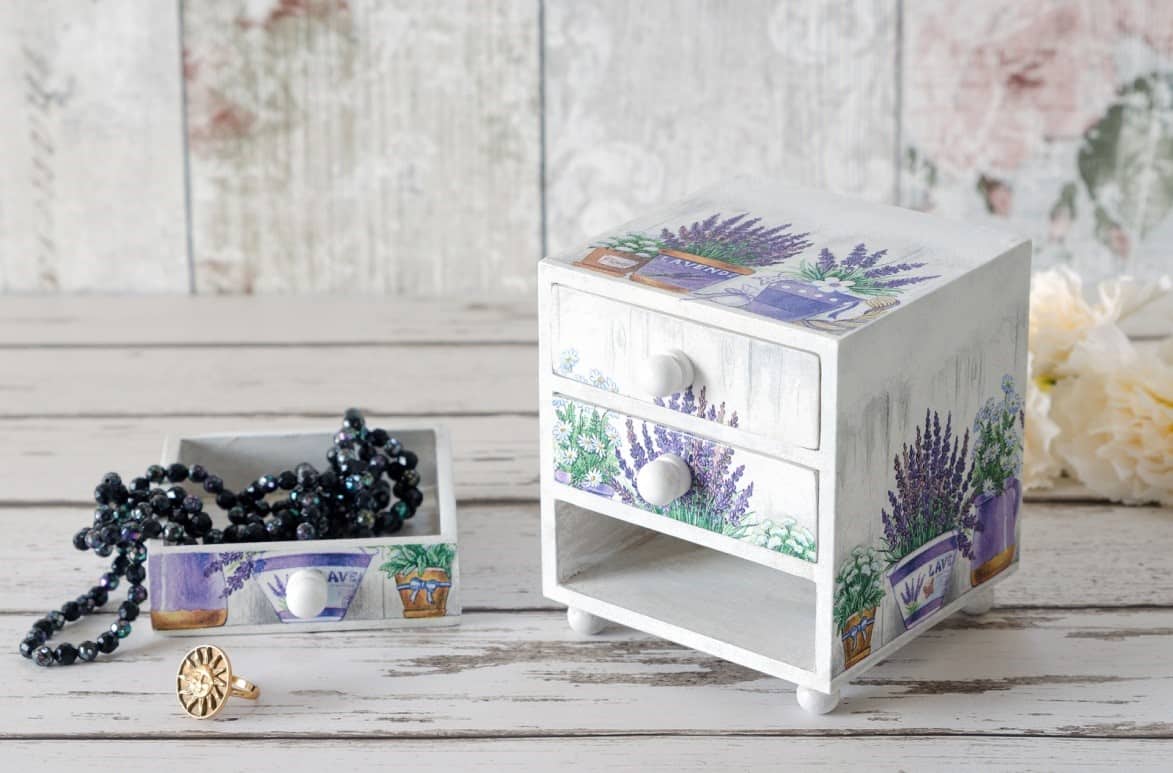 Decoupage jewelry box for jewelry storage