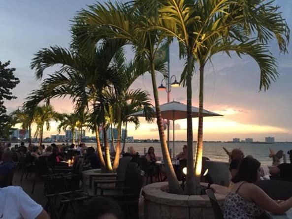 Shucker's Bar